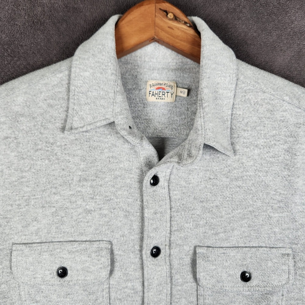 Faherty Legend Sweater Shirt Mens Medium Light Gray Knit Button Down Overshirt